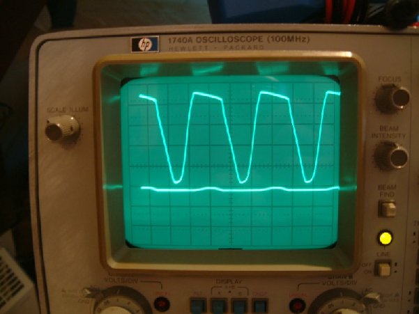 Comp-tester 06.JPG (60.17 KiB) 74157 keer bekeken Rode LED, afzonderlijke signalen (u=boven, i=beneden)