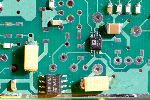 Positionering-AD8310-en-LM78L05SM.jpg (116.64 KiB) 173793 keer bekeken Positionering AD8310 en LM78L05SM