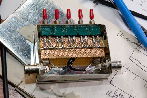 20120102-_MG_8888.jpg (1.53 MiB) 46166 keer bekeken Te weinig massa en de draad werkt als een soort spoel