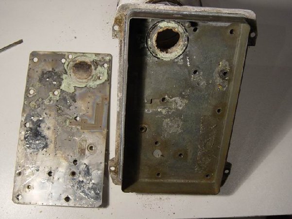 Copy of DSC04649.JPG (62.07 KiB) 32781 keer bekeken Beetje aangetast door defecte cap.